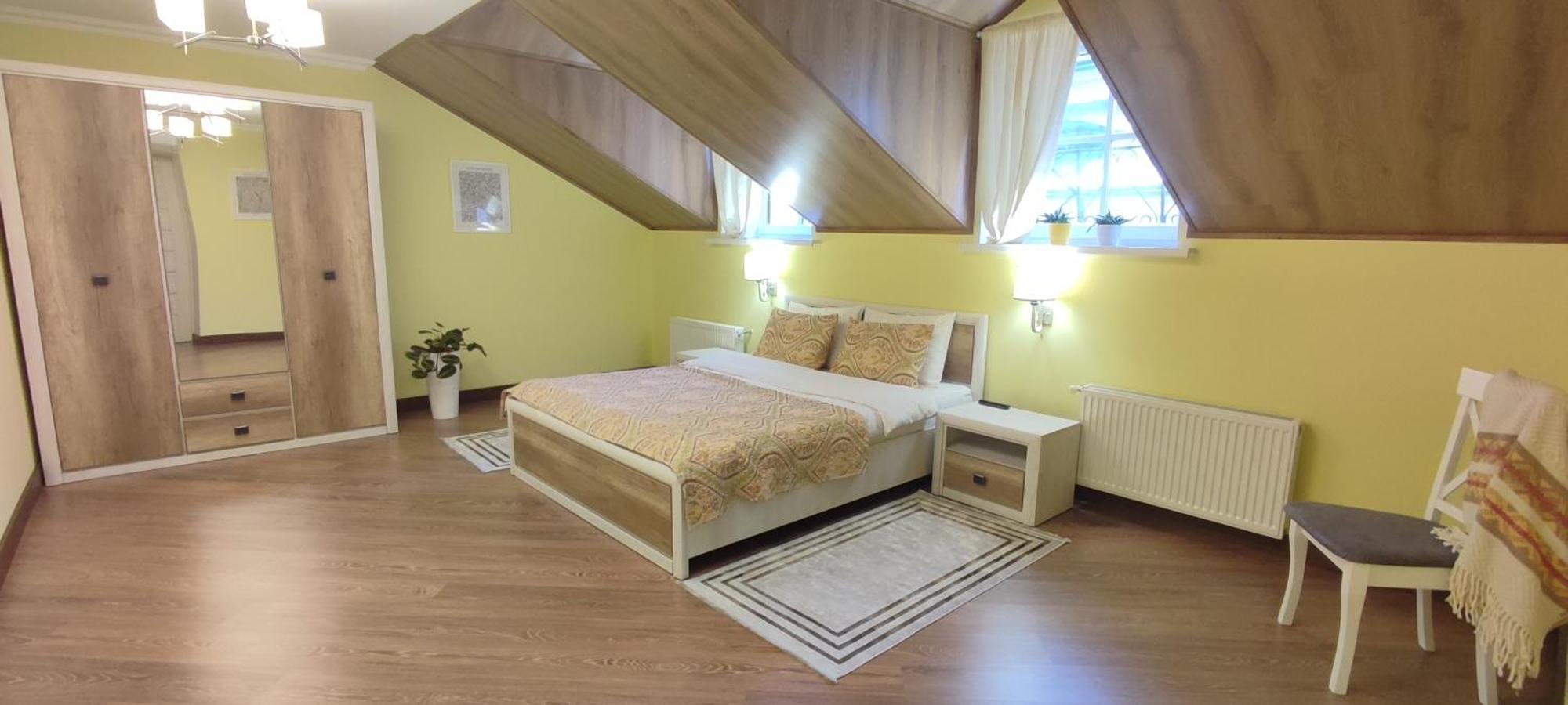 Сонячна Мансарда Apartment Kamianets-Podilskyi Exterior photo